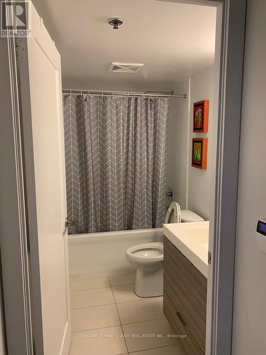 713 - 318 Richmond Street W, Toronto, ON - Indoor Photo Showing Bathroom