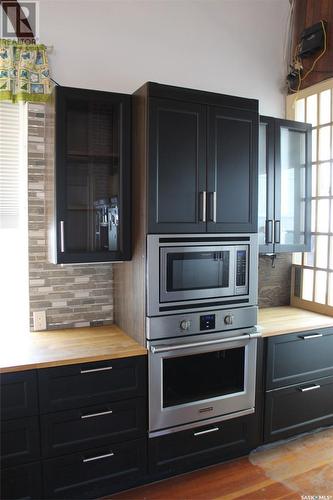 43 2Nd Street, Tompkins, SK - Indoor Photo Showing Kitchen