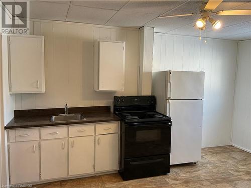 Refreshed Empty Apt; For rent $1000.00 Net - 368 Frank Street, Wiarton, ON - Indoor Photo Showing Kitchen