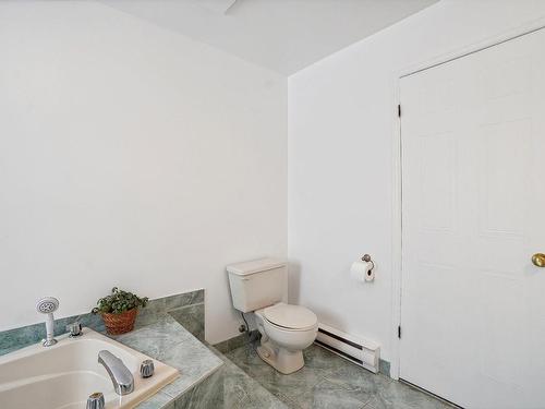 Salle de bains - 78 Rue Brunet, Saint-Joseph-Du-Lac, QC - Indoor Photo Showing Bathroom