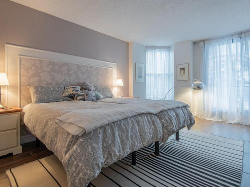 Master bedroom - 304-3 Boul. Simard, Saint-Lambert, QC - Indoor Photo Showing Bedroom