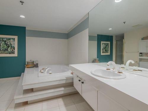Ensuite bathroom - 304-3 Boul. Simard, Saint-Lambert, QC - Indoor Photo Showing Bathroom