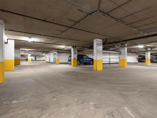 Parking - 304-3 Boul. Simard, Saint-Lambert, QC - Indoor Photo Showing Garage