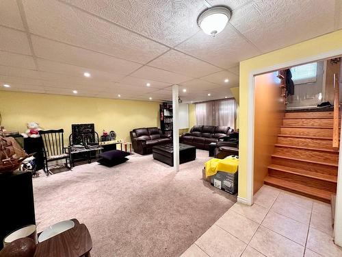 Salle familiale - 1490 Ch. Des Prairies, Brossard, QC - Indoor