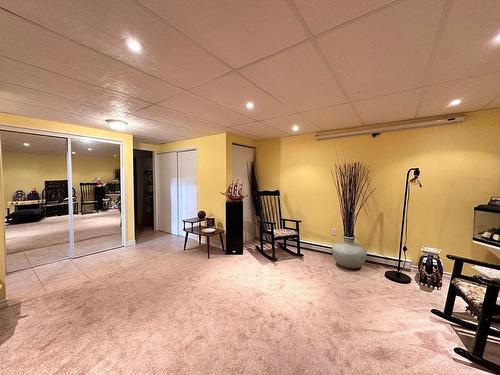 Salle familiale - 1490 Ch. Des Prairies, Brossard, QC - Indoor