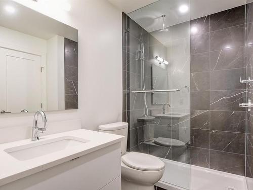 414-1628 Store St, Victoria, BC - Indoor Photo Showing Bathroom
