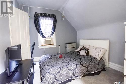 158 Athabasca Street W, Moose Jaw, SK - Indoor Photo Showing Bedroom