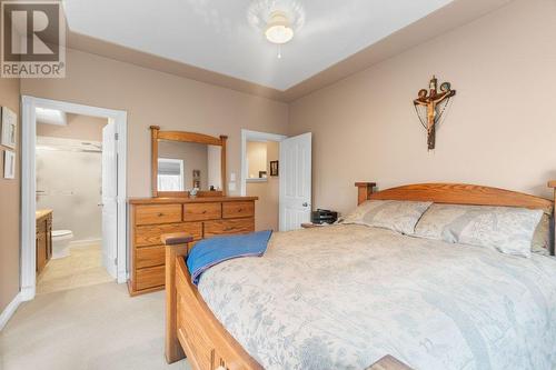 801 20 Street Ne Unit# 31, Salmon Arm, BC - Indoor Photo Showing Bedroom