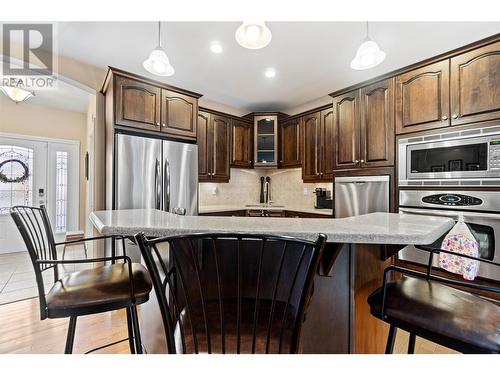 801 20 Street Ne Unit# 31, Salmon Arm, BC - Indoor Photo Showing Kitchen With Upgraded Kitchen