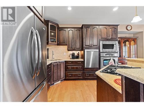 801 20 Street Ne Unit# 31, Salmon Arm, BC - Indoor Photo Showing Kitchen