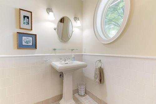 183 Mill Street S, Hamilton, ON - Indoor Photo Showing Bathroom