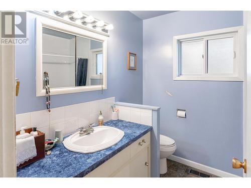 150 Mugford Road, Kelowna, BC - Indoor Photo Showing Bathroom
