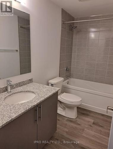 #43 -205 West Oak Tr, Kitchener, ON - Indoor Photo Showing Bathroom