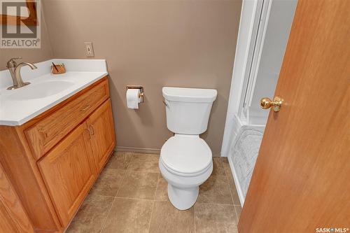 4230 Garnet Street, Regina, SK - Indoor Photo Showing Bathroom