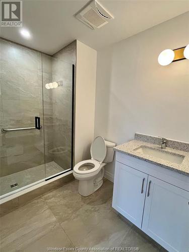 3817 Howard Unit# 316, Windsor, ON - Indoor Photo Showing Bathroom