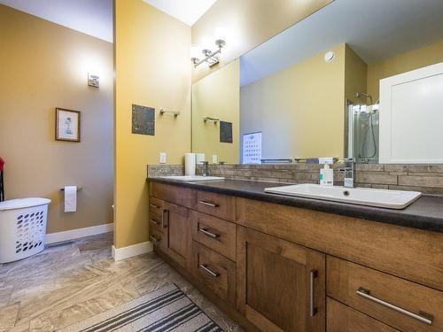 119 Willows Place, Oliver, BC - Indoor Photo Showing Bathroom