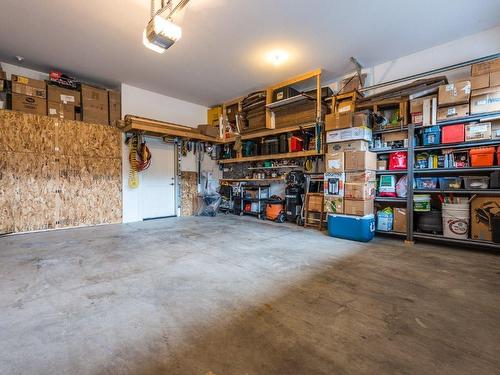 119 Willows Place, Oliver, BC - Indoor Photo Showing Garage
