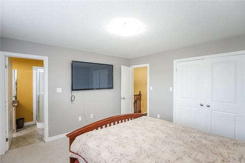 51 Redcedar Crescent, Stoney Creek, ON - Indoor Photo Showing Bedroom