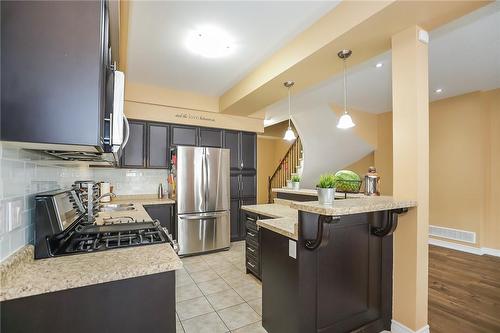 51 Redcedar Crescent, Stoney Creek, ON - Indoor Photo Showing Kitchen With Upgraded Kitchen