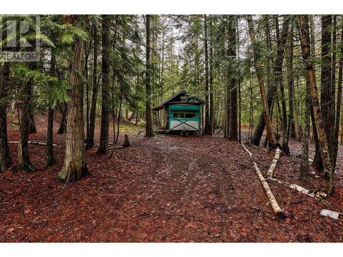 6057 Line 17, Magna Bay, BC - Outdoor