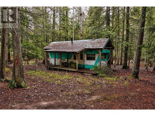 6057 Line 17, Magna Bay, BC - Outdoor