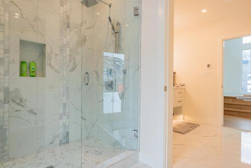 3429 8Th Avenue, Castlegar, BC - Indoor Photo Showing Bathroom