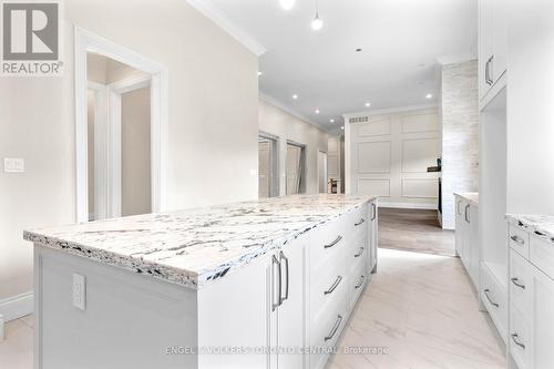 132 Fox St N, Penetanguishene, ON - Indoor Photo Showing Kitchen With Upgraded Kitchen