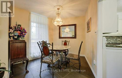 #201 -5250 Lakeshore Dr, Burlington, ON - Indoor Photo Showing Dining Room