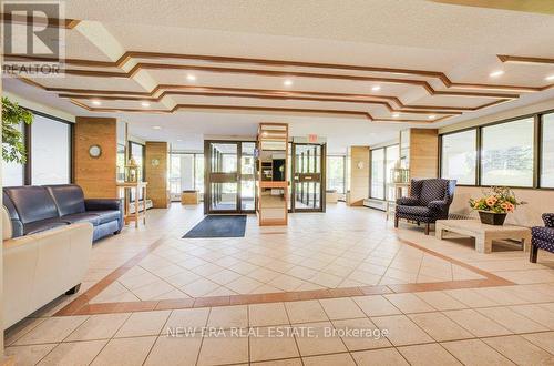 #201 -5250 Lakeshore Dr, Burlington, ON - Indoor Photo Showing Other Room