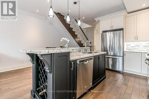 22 Fergus Ave, Richmond Hill, ON - Indoor Photo Showing Kitchen With Double Sink