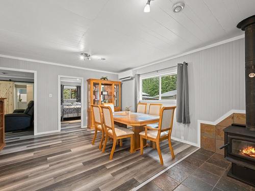 1164 Pratt Rd, Coombs, BC - Indoor Photo Showing Dining Room