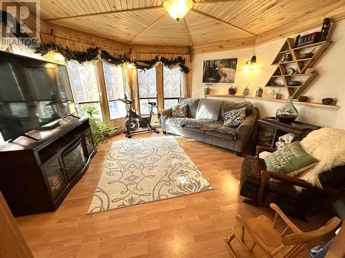 3315 Horsefly-Quesnel Lake Road, Horsefly, BC - Indoor Photo Showing Other Room