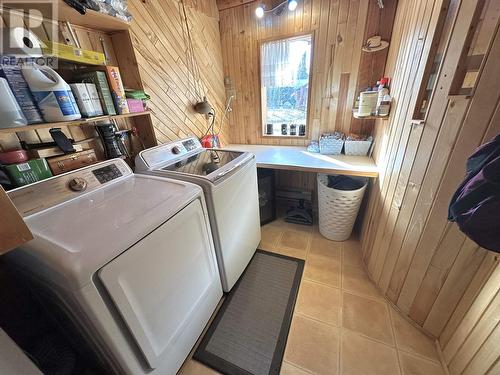 3315 Horsefly-Quesnel Lake Road, Horsefly, BC - Indoor Photo Showing Laundry Room