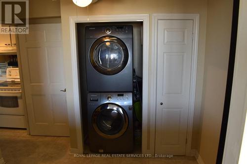#2006 -1580 Mississauga Valley Blvd, Mississauga, ON - Indoor Photo Showing Laundry Room