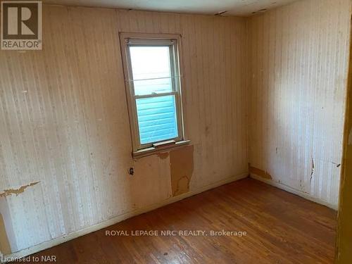 76 Grantham Avenue S, St. Catharines, ON - Indoor Photo Showing Other Room