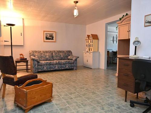 Family room - 331 Av. De Gaspé E., Saint-Jean-Port-Joli, QC - Indoor Photo Showing Living Room
