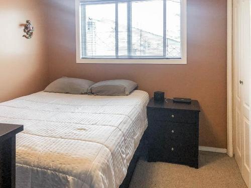 90 Chapman Place, Kamloops, BC - Indoor Photo Showing Bedroom