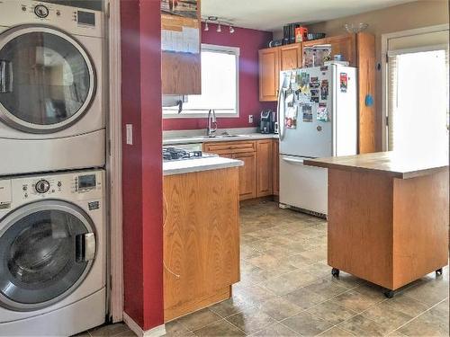 90 Chapman Place, Kamloops, BC - Indoor Photo Showing Laundry Room