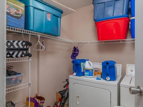 3740 Argyle Way, Port Alberni, BC - Indoor Photo Showing Laundry Room