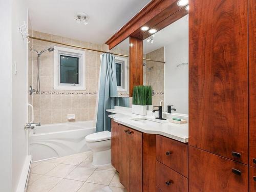 Salle de bains - 129 Boul. De Gaulle, Lorraine, QC - Indoor Photo Showing Bathroom