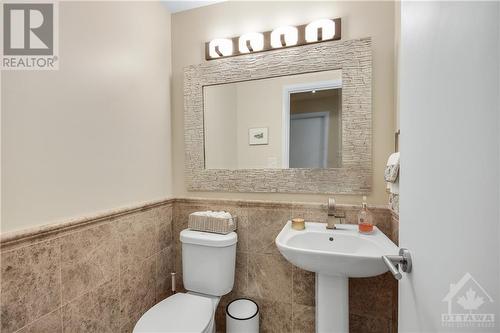 Powder Room - 1035 Bank Street Unit#1702, Ottawa, ON - Indoor Photo Showing Bathroom