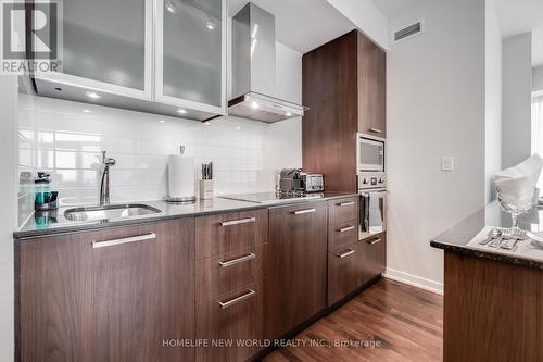 #3402 -12 York St, Toronto, ON - Indoor Photo Showing Kitchen With Upgraded Kitchen