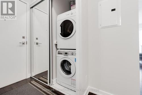 #3402 -12 York St, Toronto, ON - Indoor Photo Showing Laundry Room