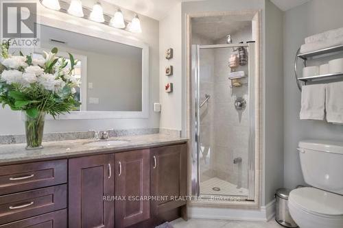 #306 -390 Upper Middle Rd E, Oakville, ON - Indoor Photo Showing Bathroom