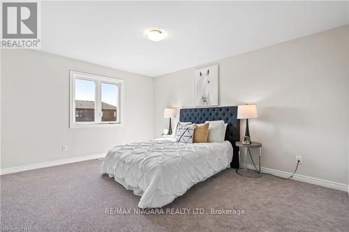7109 Parsa Street, Niagara Falls, ON - Indoor Photo Showing Bedroom