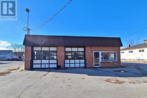 747 Park St S, Peterborough, ON - Outdoor