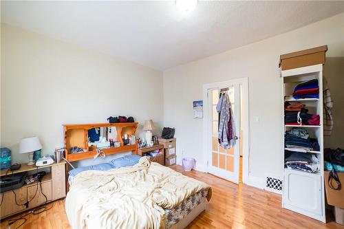 139 Clarence Street, Brantford, ON - Indoor Photo Showing Bedroom