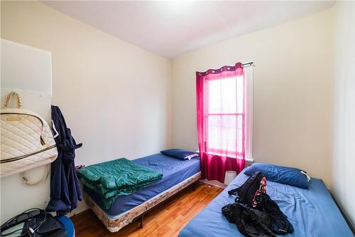 139 Clarence Street, Brantford, ON - Indoor Photo Showing Bedroom