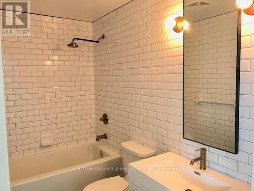 302 - 106 Dovercourt Road, Toronto, ON - Indoor Photo Showing Bathroom