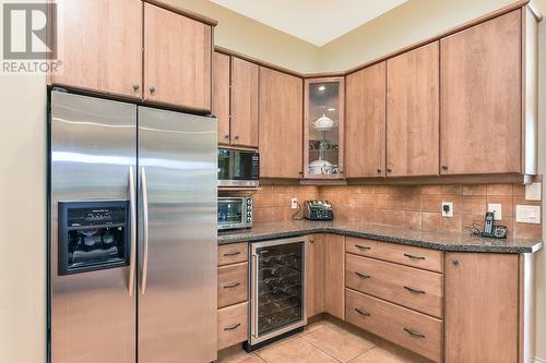 4109 Gallaghers Boulevard S, Kelowna, BC - Indoor Photo Showing Kitchen